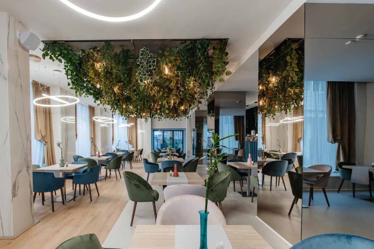 Hotel Clipa Drobeta Turnu Severin Bagian luar foto