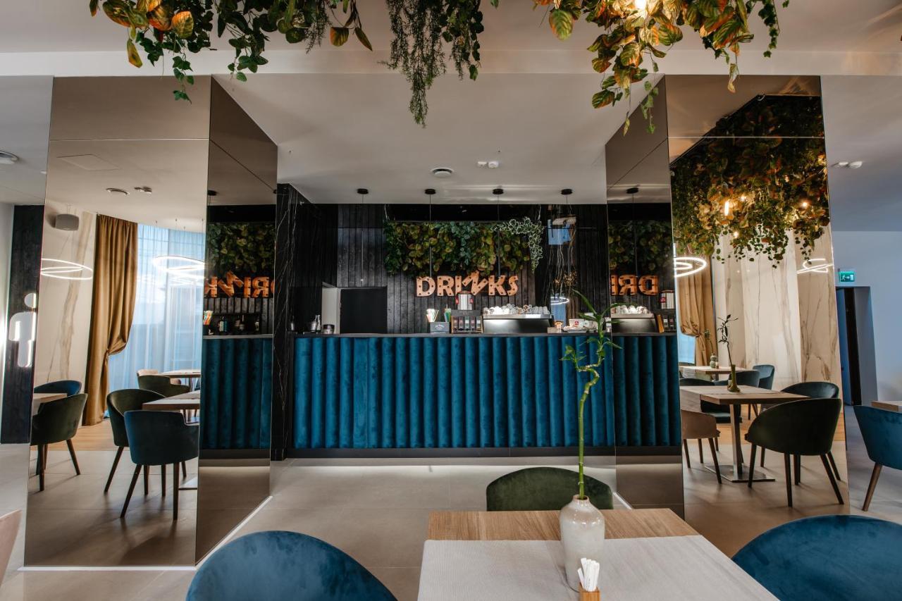 Hotel Clipa Drobeta Turnu Severin Bagian luar foto