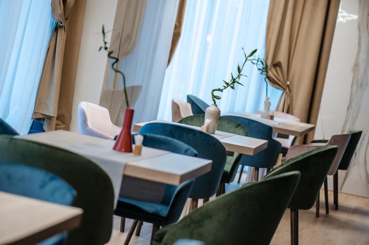 Hotel Clipa Drobeta Turnu Severin Bagian luar foto