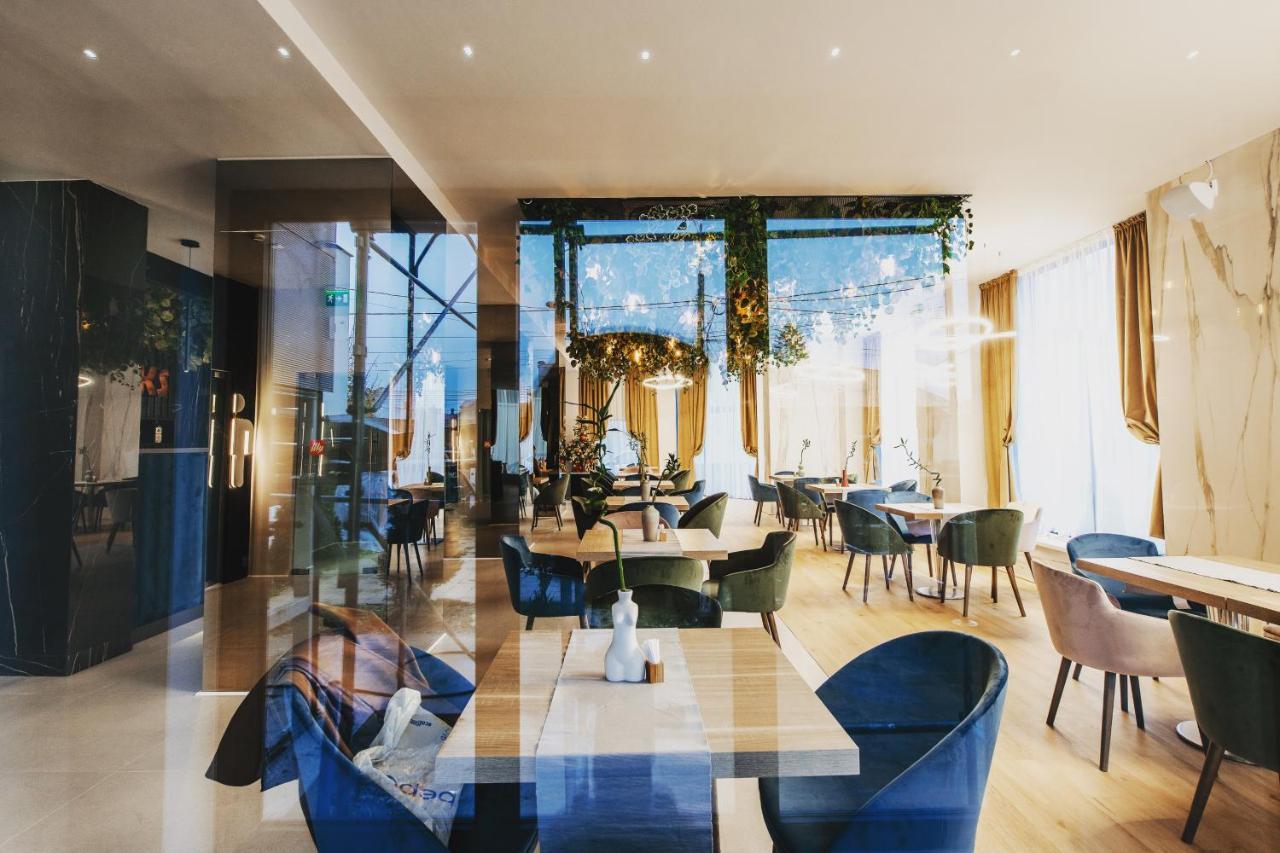 Hotel Clipa Drobeta Turnu Severin Bagian luar foto