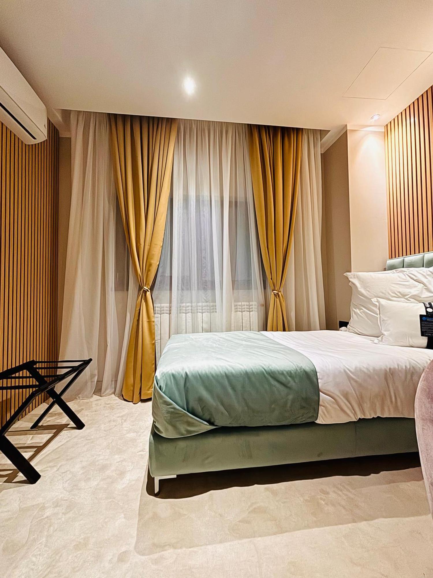Hotel Clipa Drobeta Turnu Severin Bagian luar foto