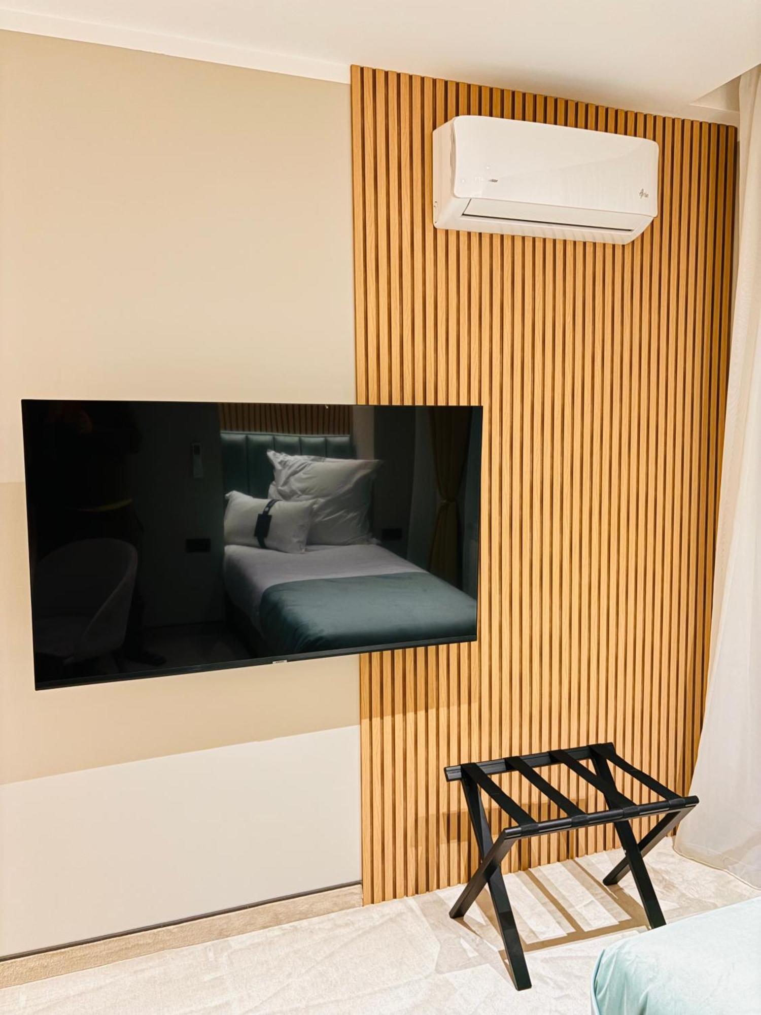 Hotel Clipa Drobeta Turnu Severin Bagian luar foto