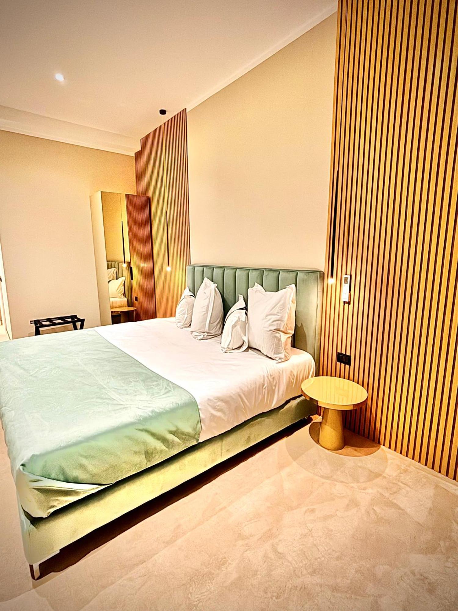 Hotel Clipa Drobeta Turnu Severin Bagian luar foto