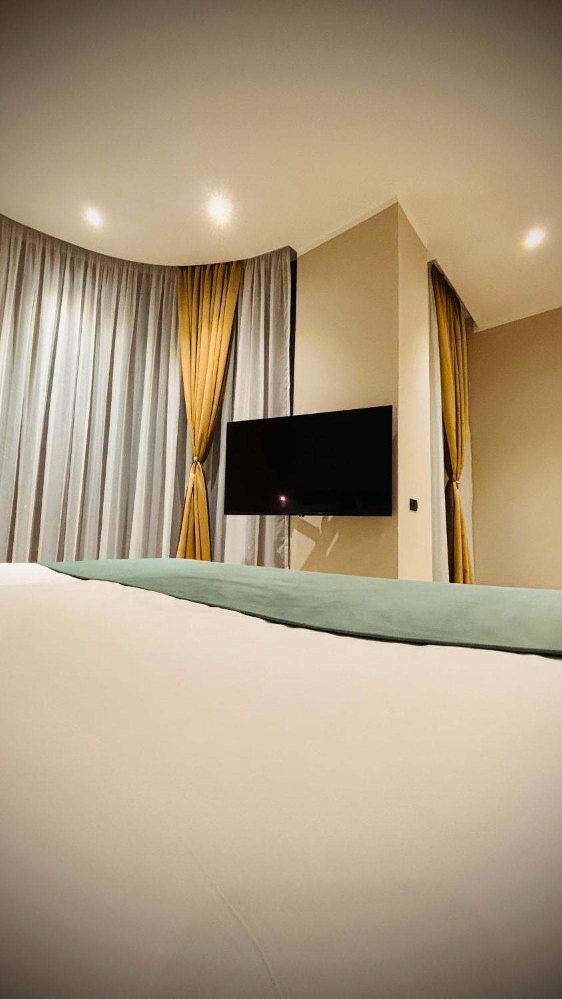 Hotel Clipa Drobeta Turnu Severin Bagian luar foto