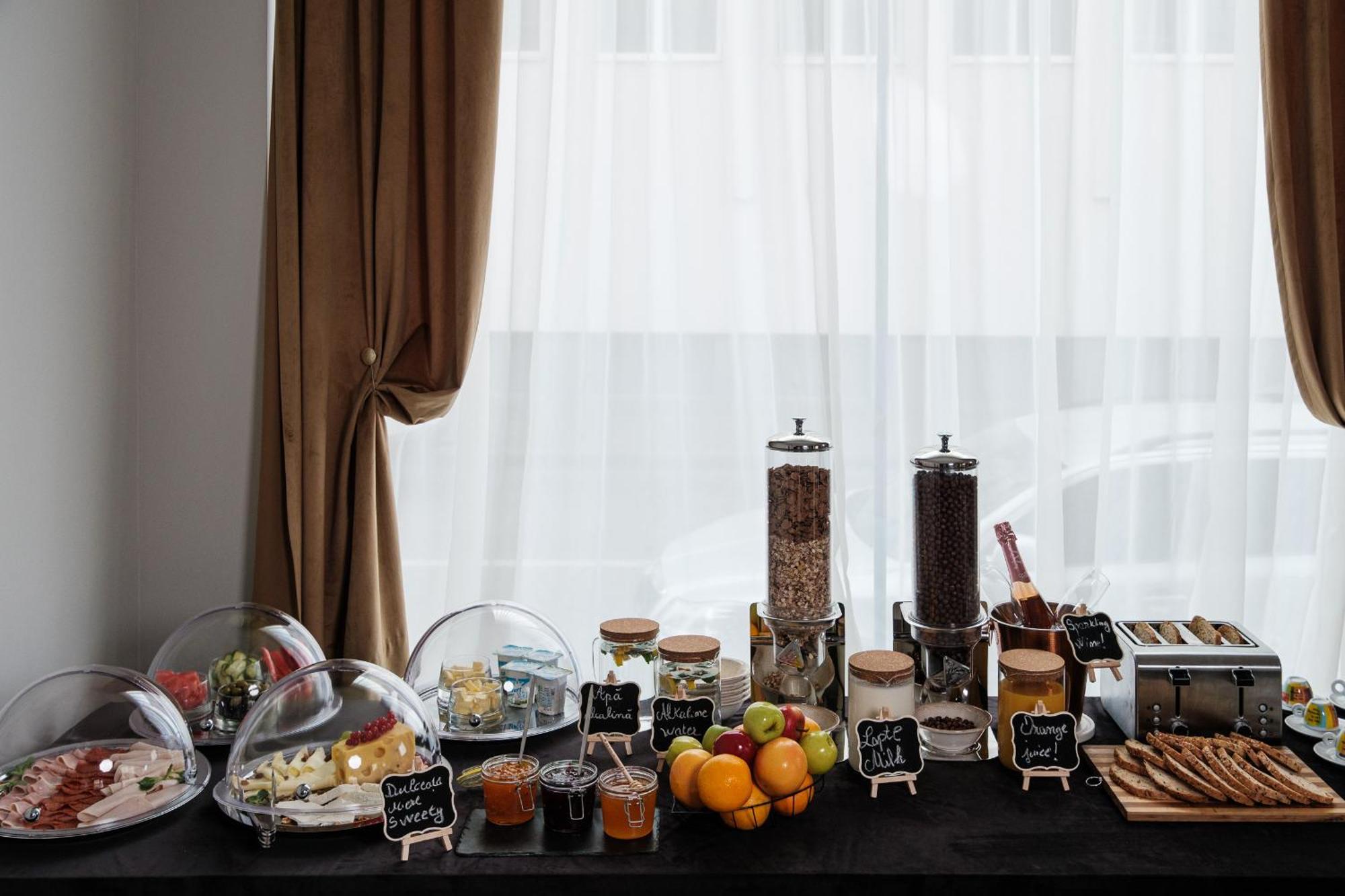 Hotel Clipa Drobeta Turnu Severin Bagian luar foto